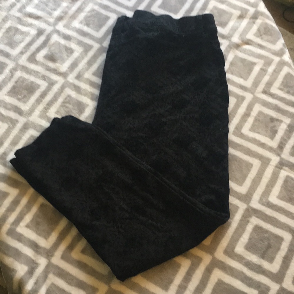 Black patterned legging type pants